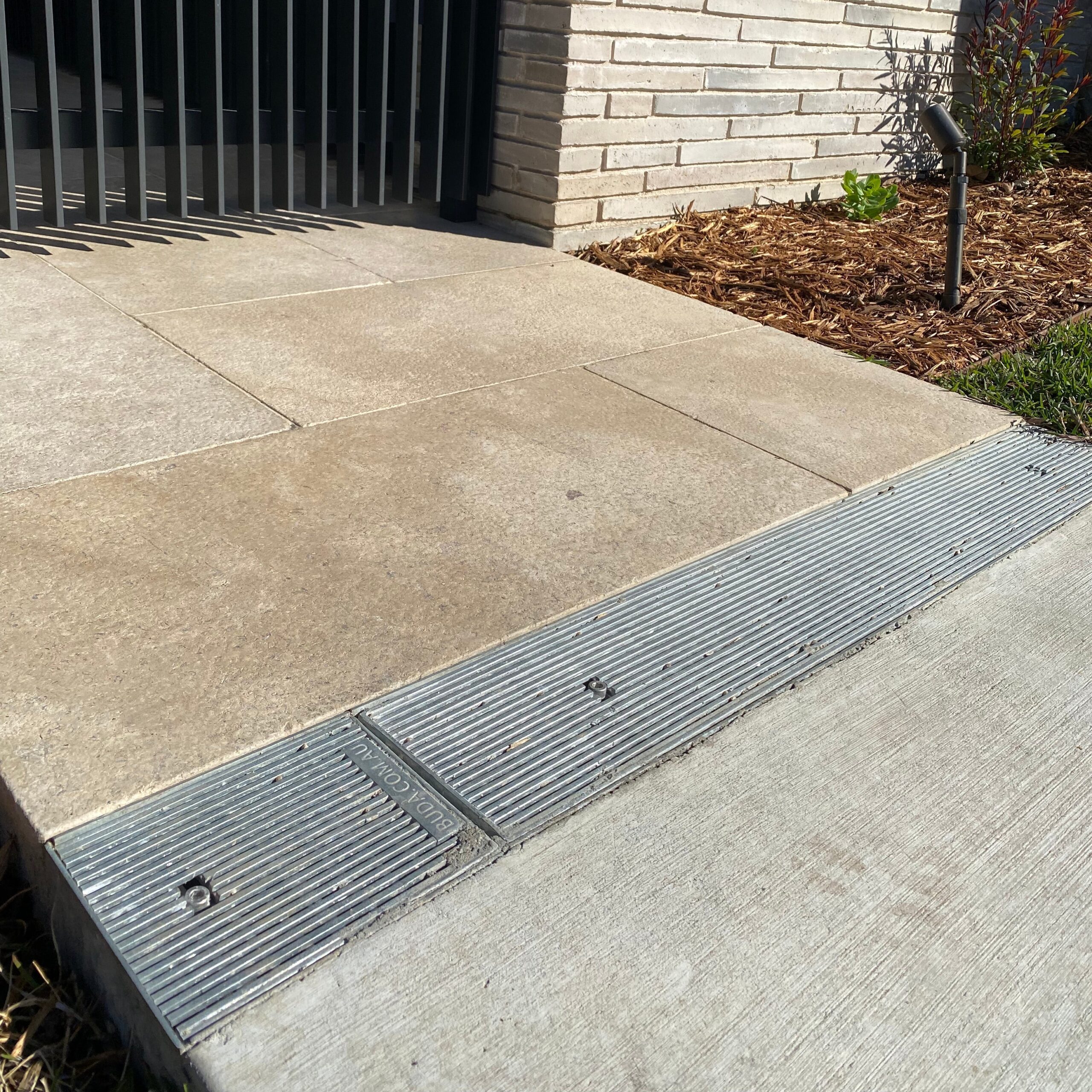 Galvanised Trench Grate & Frame – 200mm x 3000mm (Budaguard™ Heelguard)