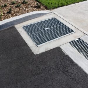 Encased Hinged Sump Grate & Frame – 900mm x 600mm – Civilcast (Class B)